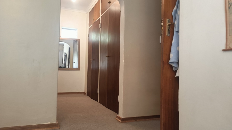 5 Bedroom Property for Sale in Wilkoppies North West